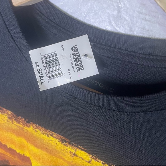 Yellowstone Dutton Ranch Horse Black T-shirt Small - Picture 3 of 4